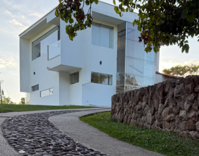 Villa Madrigal – Casa Madrigal